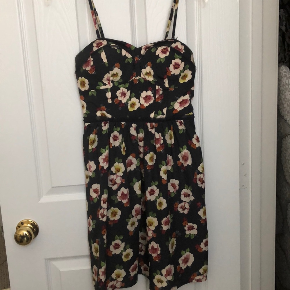 Floral sleeveless or strapless dress